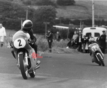 Ago looking back at Molloy on the H1R at the 1970 Ulster GP. Imagine Ulster on a 500cc two-stroke... mental!