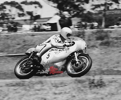 Molloy racing in Australian during the 1972 season, now with twin front discs rather than that horrid drum...