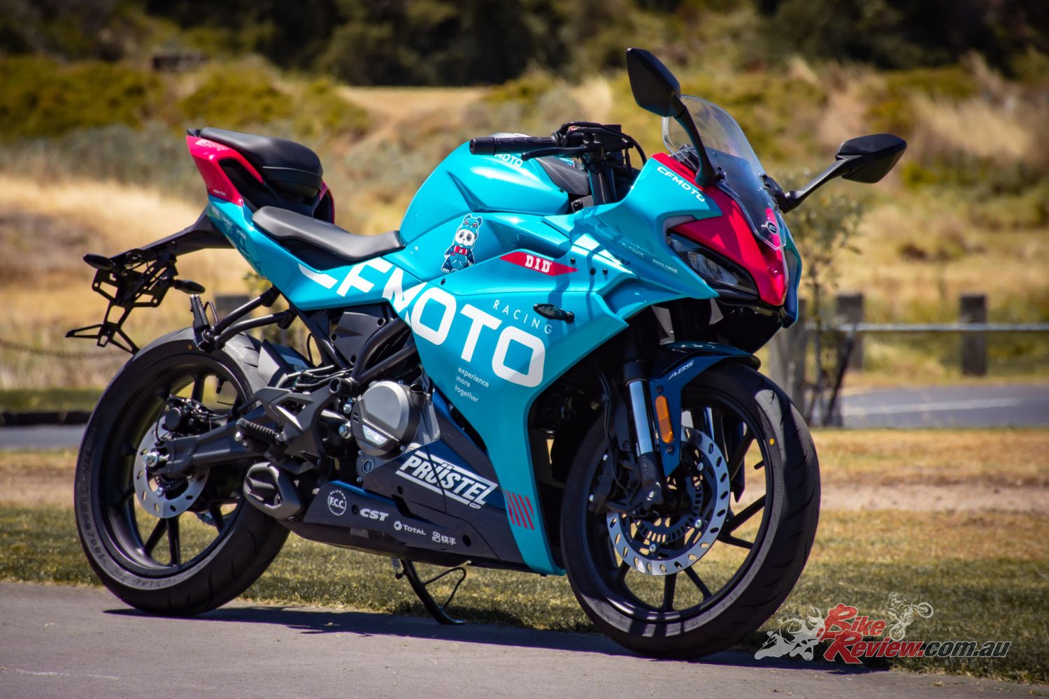 CFMOTO has released a special iteration of its first fully faired sports bike, the inimitable 300SR adorning the official PrüstelGP Moto3 team Tosca green, pink and blue livery.