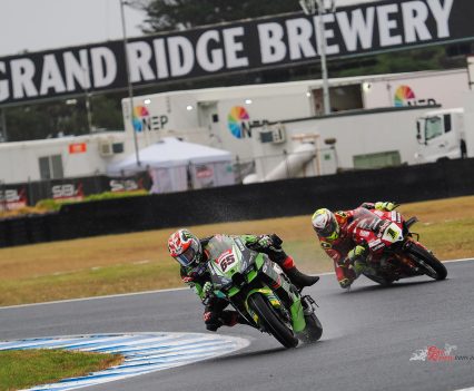 Bautista started from second place but got the holeshot at the start of the race before being passed by Rea, who took his 378th WorldSBK start in Race 1 and moved ahead of Troy Corser at Turn 10 on the opening lap of the race.