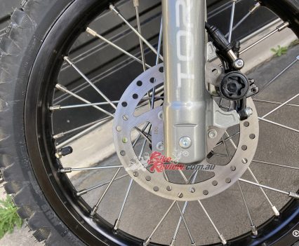 Front disc brake and alloy anodised 14in rim.