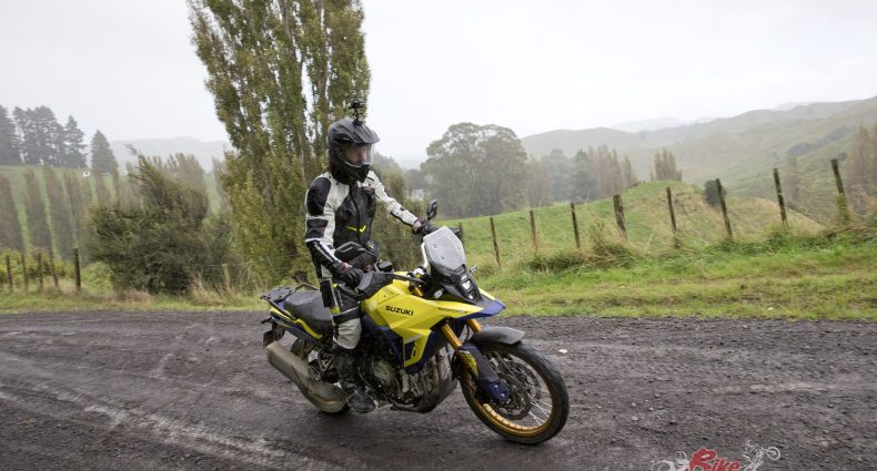 Switching to a lower power mode made the V-STROM 800DE a lot easier to handle in slippery conditions.