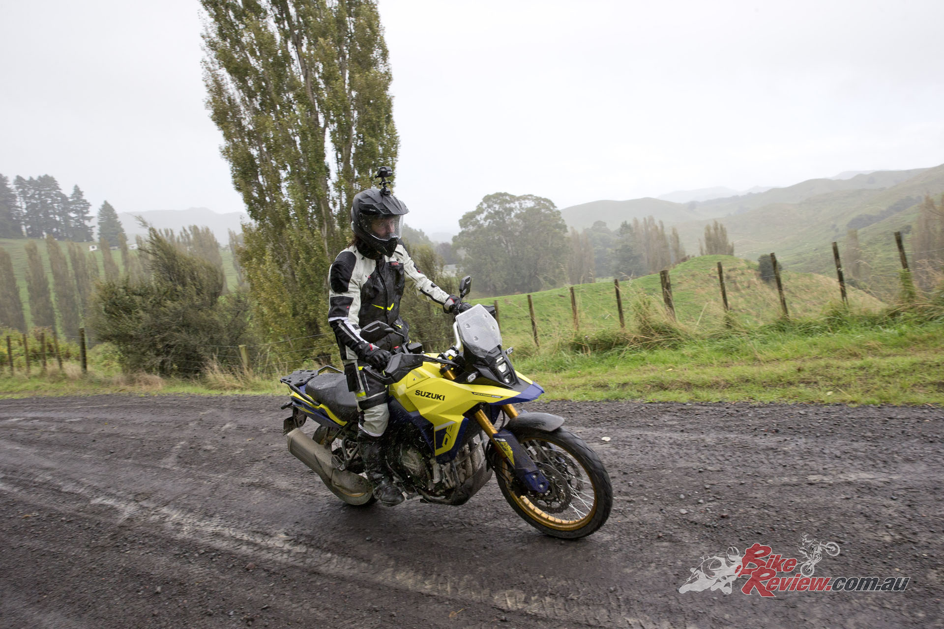 Switching to a lower power mode made the V-STROM 800DE a lot easier to handle in slippery conditions.