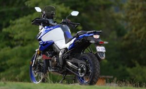 Suzuki have included all the accessories you'd normally chuck on a V-STROM with the 1050DE. It's awesome to see a sump guard, crash bars and knuckle guards straight from the factory.