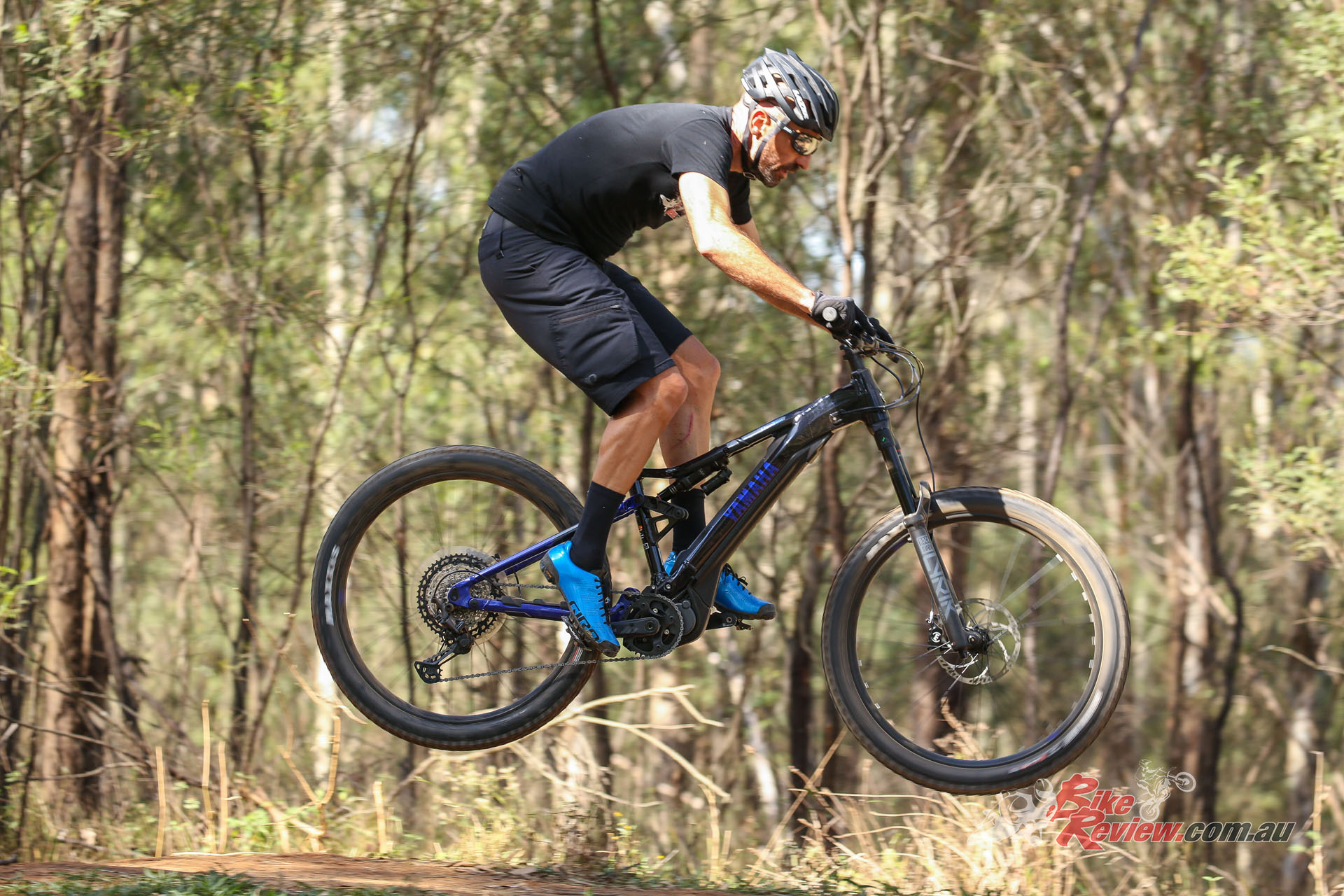 "Maybe it’s the extra weight of the e-bike compared to my analogue 29er, but the Moro 07 really feels stable in the air!"