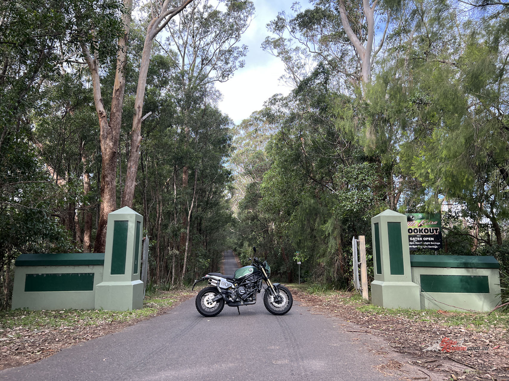 There are seriously so many cool lookouts, awesome riding roads and picnic locations all within a few KM.