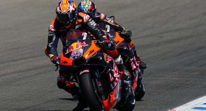 Miller and Binder were ragged perfection in the lead though, sliding their way around Jerez circuit in a two-man show for a few laps.