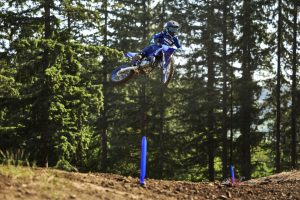 The 2024 YZ85/LW continues to offer the proven liquid-cooled YPVS-equipped 85cc powerplant, fully adjustable suspension and large diameter brakes that were fitted to the previous model to expand overall performance.
