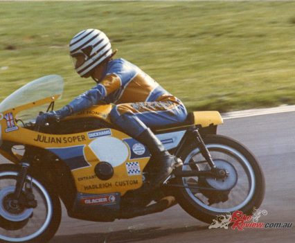 Soper was a tall bloke. The team opted for TZ750 aftermarket bodywork, which gave him more space to tuck his lanky build behind the screen.