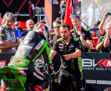 Six-time Champion Rea withstood a late charge from Andrea Locatelli (Pata Yamaha Prometeon WorldSBK) to claim third and his 258th podium and his 20th at the iconic French venue.