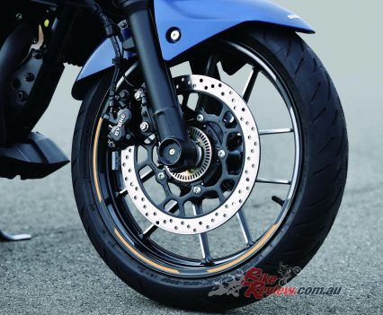 300mm front rotor, ABS, 110/70 – 17in front tyre.