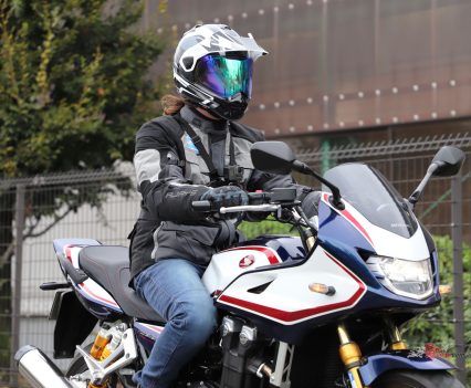 Arai flew journalists from all over the globe to come and check out how the new Tour-X5 is constructed and spend a good very hundred KM testing it out in multiple conditions.