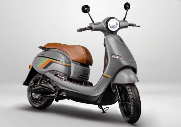 The 2024 ARTHUR 6 series is the most powerful FONZ road-scooter yet. The three-performance lineup includes Long Range and Performance packages.