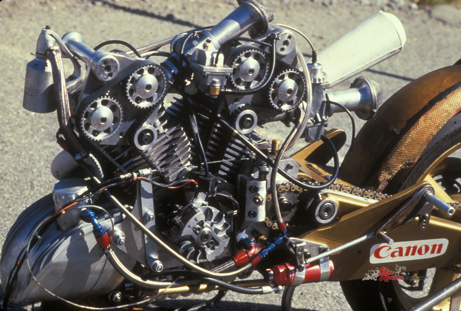 The fast but fragile Denco engine's unreliability forced John to design and build his own engine, the first liquid-cooled 60° V-twin DOHC eight-valve Britten, which debuted at Daytona in 1989.