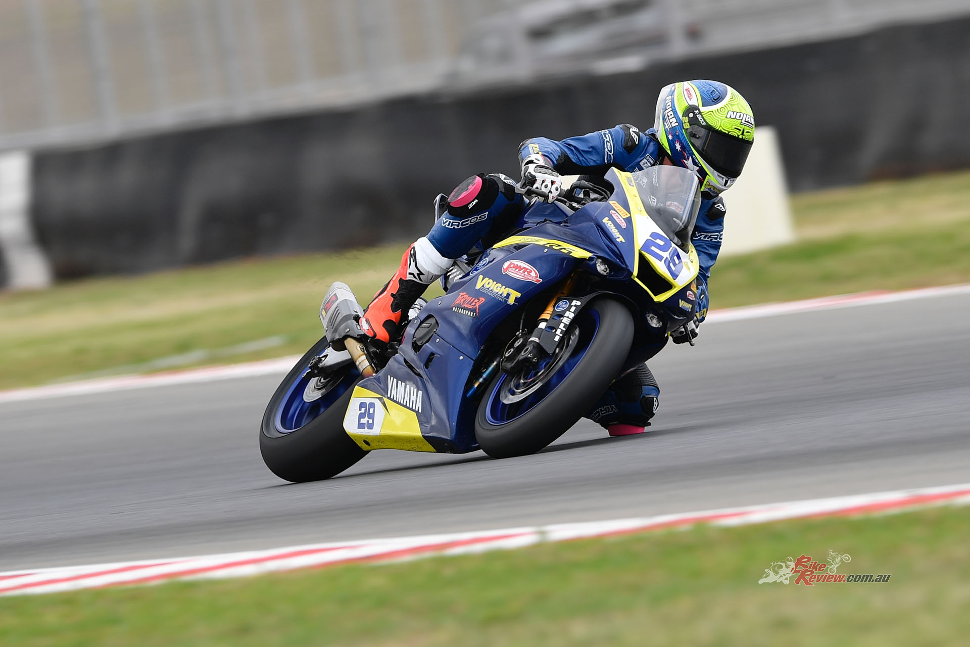 Michelin Supersport is also delicately poised, with returning internationals Harrison Voight and Tom Toparis leading the qualifying charts ahead of the three riders vying for the championship: Olly Simpson, Cameron Dunker and Ty Lynch.