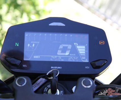 Suzuki GIXXER 250 dash.