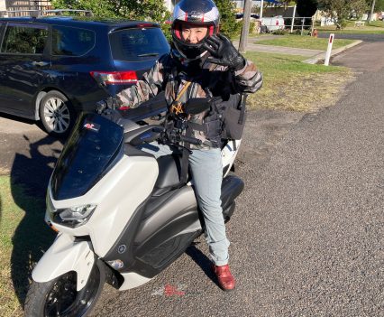 Eri @elis_riporider used the BikeReview NMAX to get around Sydney for a week while she was visiting from Japan. The NMAX easily sat on 110 - 115km/h with Eri onboard, even up the big M1 Motorway hills between the Central Coast and Sydney City. She rated the NMAX highly.