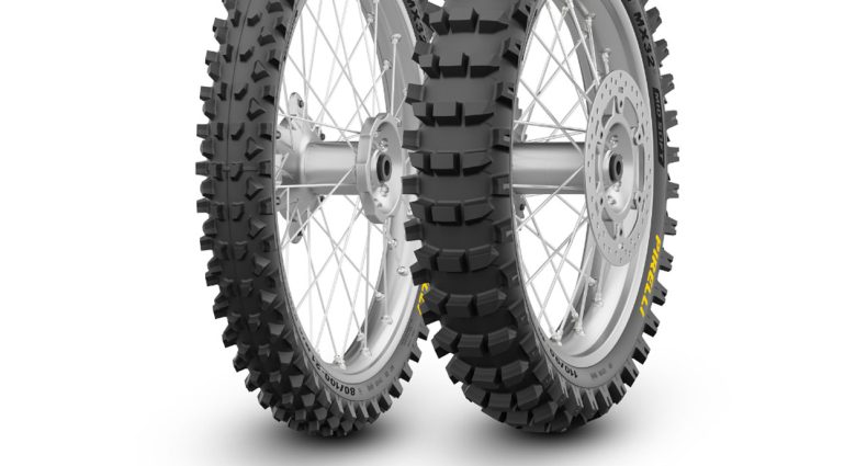 Pirelli SCORPION MX32.