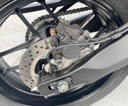 SpinForged alloy rear wheel, single 220mm rotor and Nissin caliper, great rear brake.