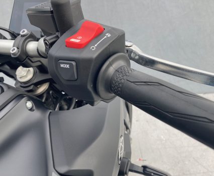 New handlebar position and switches. 2025 Yamaha MT-07LA