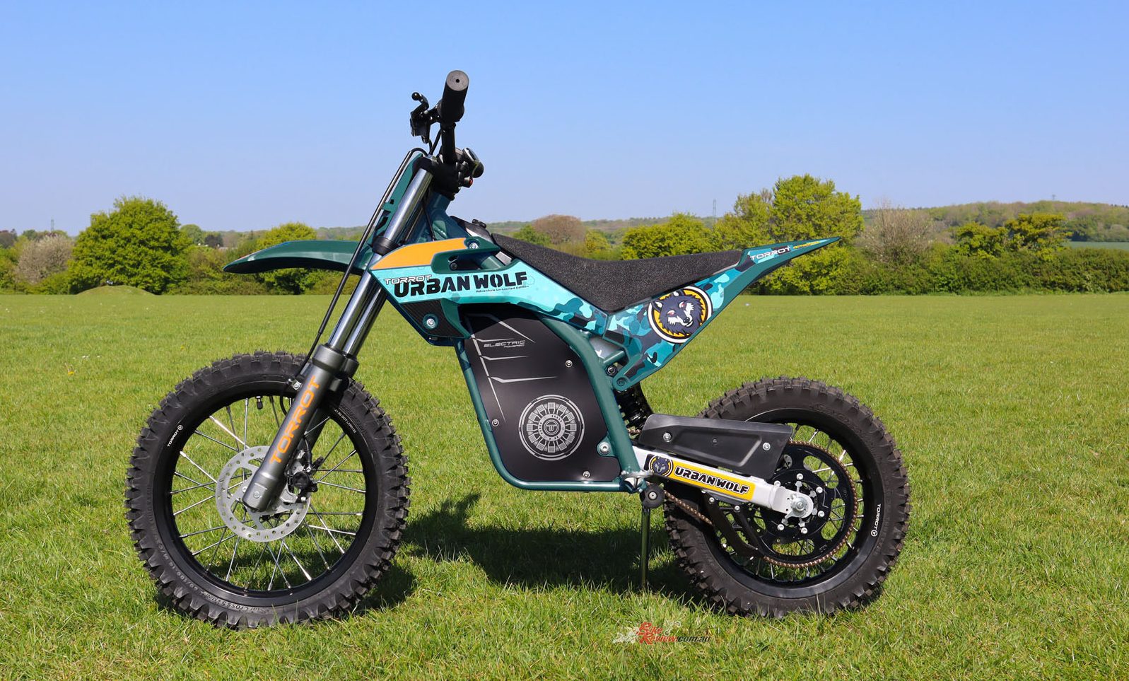 Available in just 100 units worldwide, the URBAN WOLF comes in two versions—UW-MX1 for riders aged 3–7 and UW-MX2 for those aged 6–10