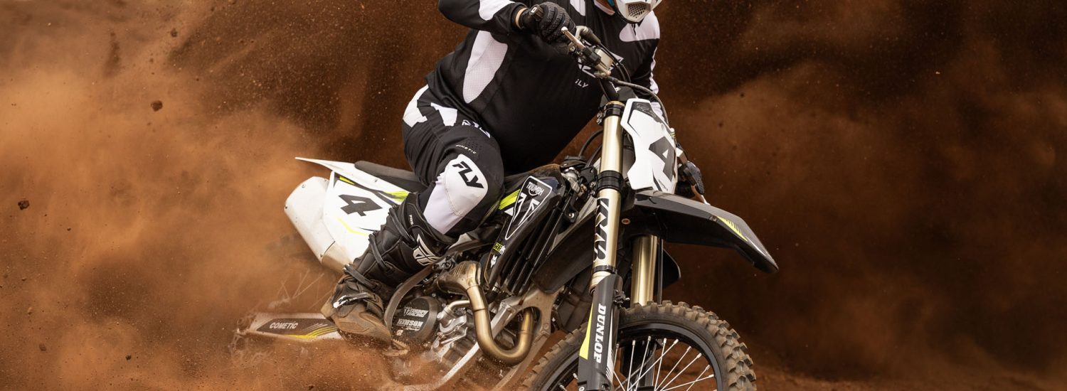 "The 'bars are set at an ideal height for a balanced riding posture, and the footpegs finish off a rider triangle that allows for aggressive cornering without compromising comfort."