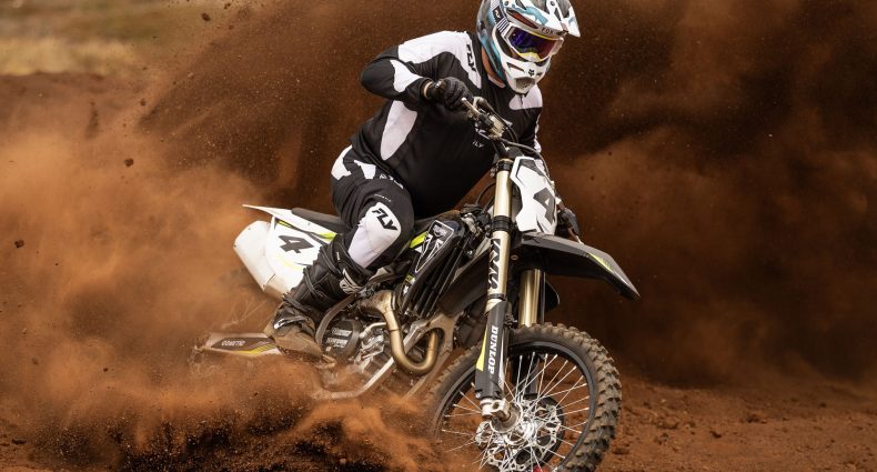 "The 'bars are set at an ideal height for a balanced riding posture, and the footpegs finish off a rider triangle that allows for aggressive cornering without compromising comfort."