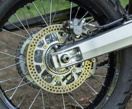 Alloy swingarm, IRC tyres.