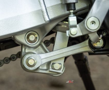 Full Floater suspension, semi adjustable shock.