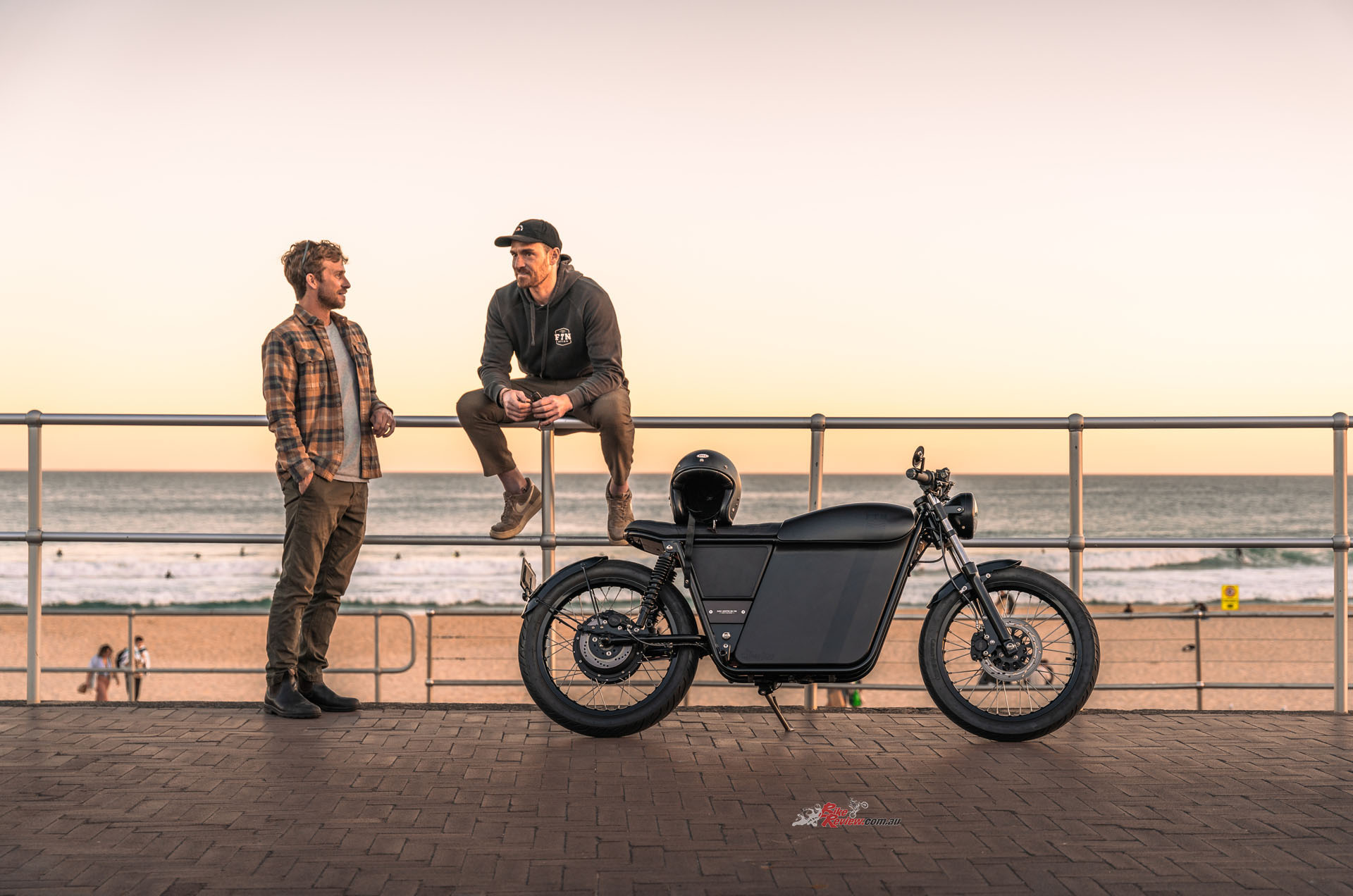 Luke Sinclair (standing) and Kendall Bristow chilling at Bondi with an FTN Motion Streetdog80 earlier this year.