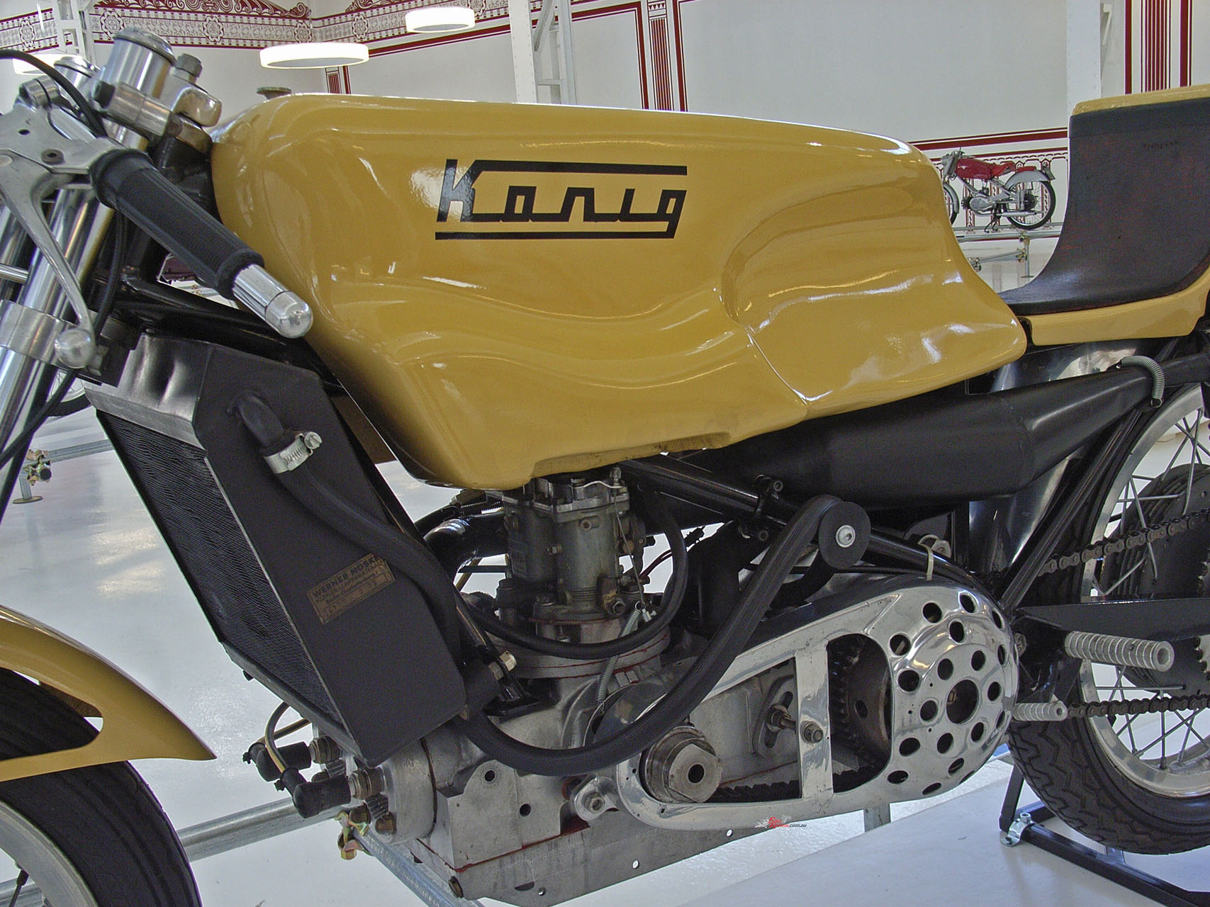 It might seem weird to put a boat engine into a motorcycle frame, but the Thais adapt V8s out of cars for their longtail boats so fair’s fair.