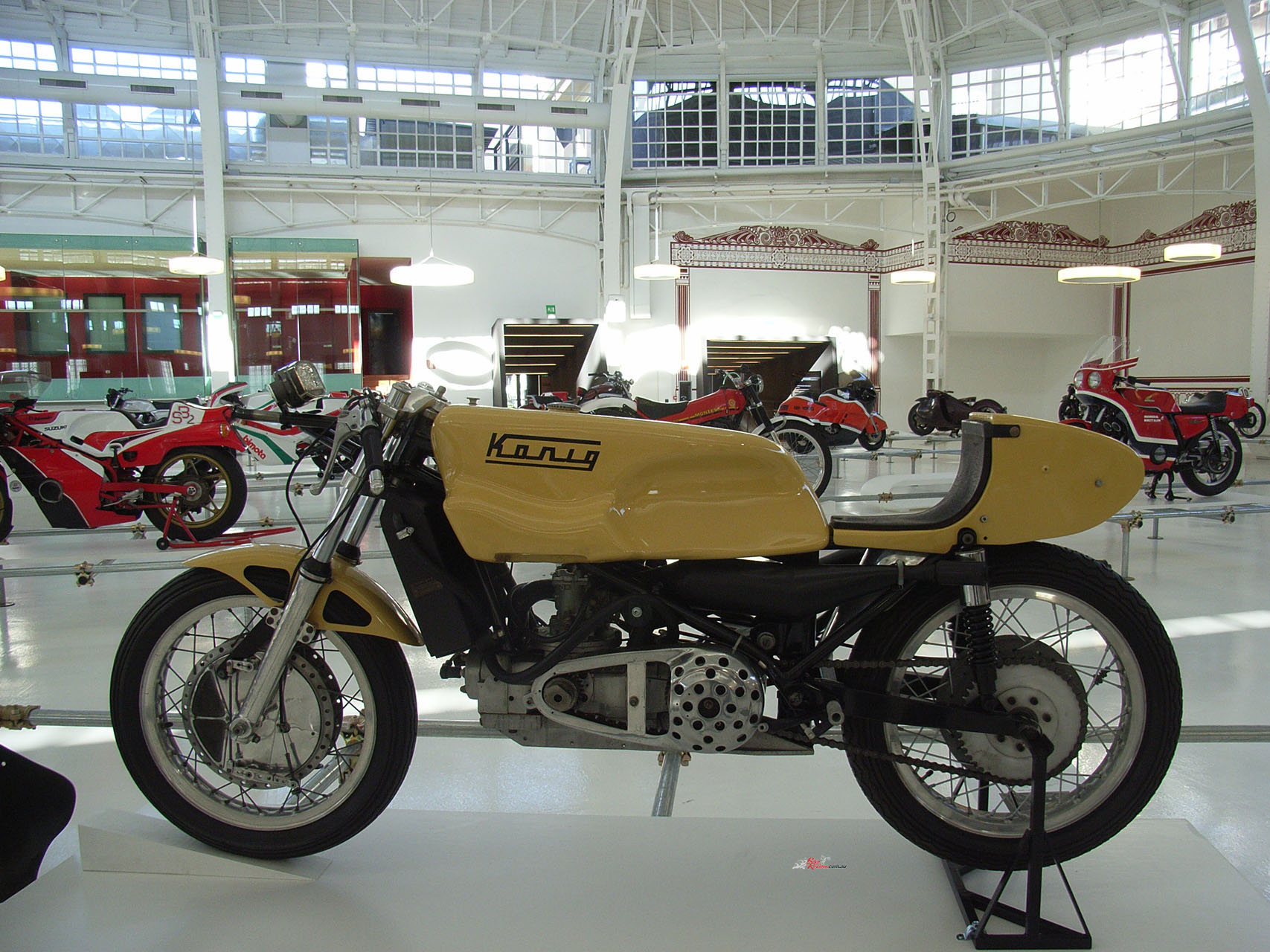 König’s 500cc two-stroke race bike looks pretty conventional – you’d never think that a Kiwi mechanic had built it from scratch.