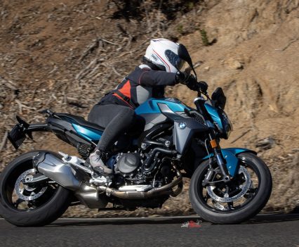 2025-BMW-F 900 R review (19)