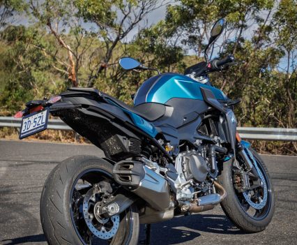 2025-BMW-F 900 R review (2)