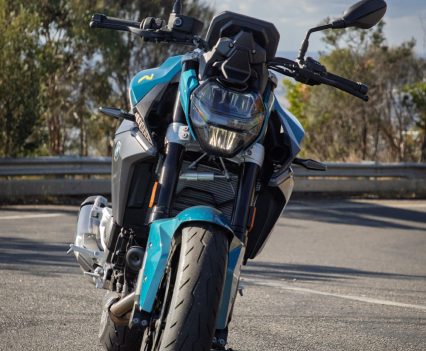 2025-BMW-F 900 R review (3)