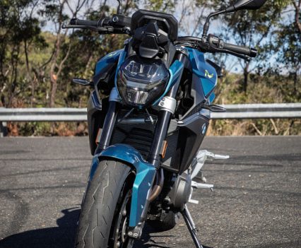 2025-BMW-F 900 R review (5)