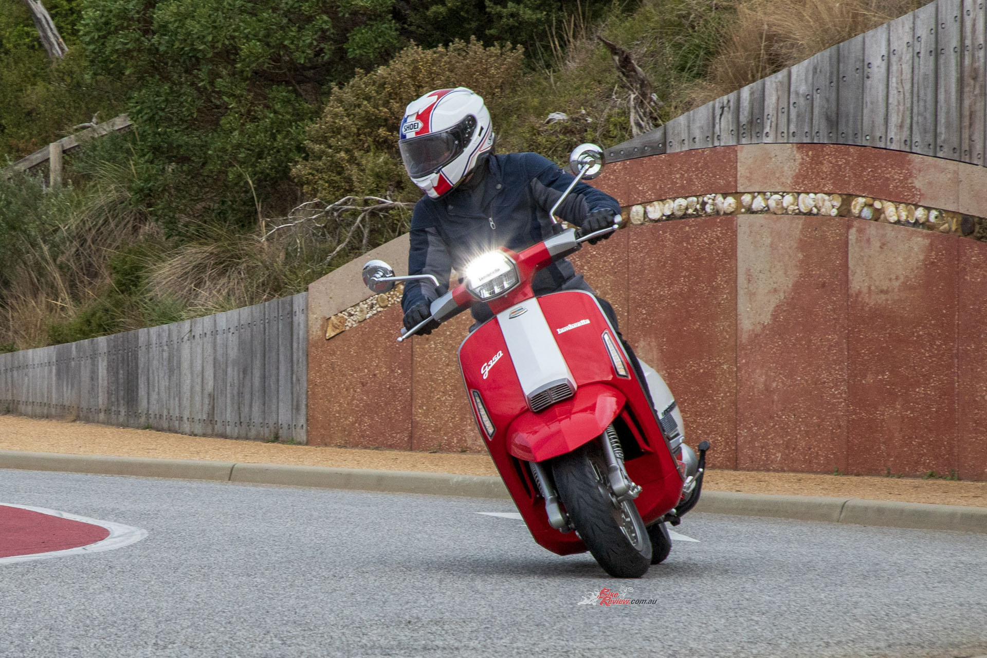 "The Pirelli Angel Scooter tyres offer plenty of grip, and the 240mm disc brakes at each end are well matched to the G350’s weight and performance"...