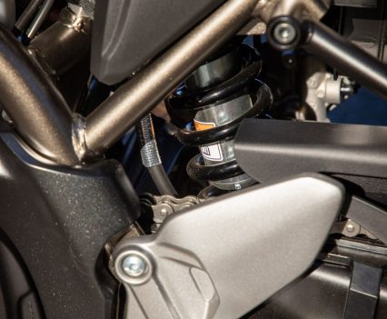 BikeReview-2025-Suzuki-SV650 (16)