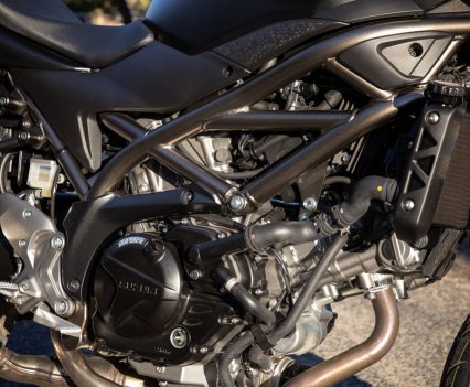 BikeReview-2025-Suzuki-SV650 (22)
