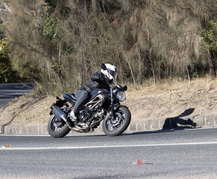 BikeReview-2025-Suzuki-SV650 (27)