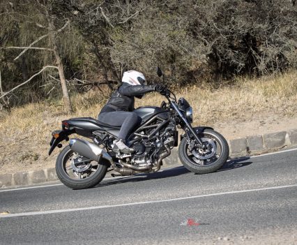 BikeReview-2025-Suzuki-SV650 (30)