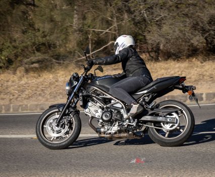 BikeReview-2025-Suzuki-SV650 (6)