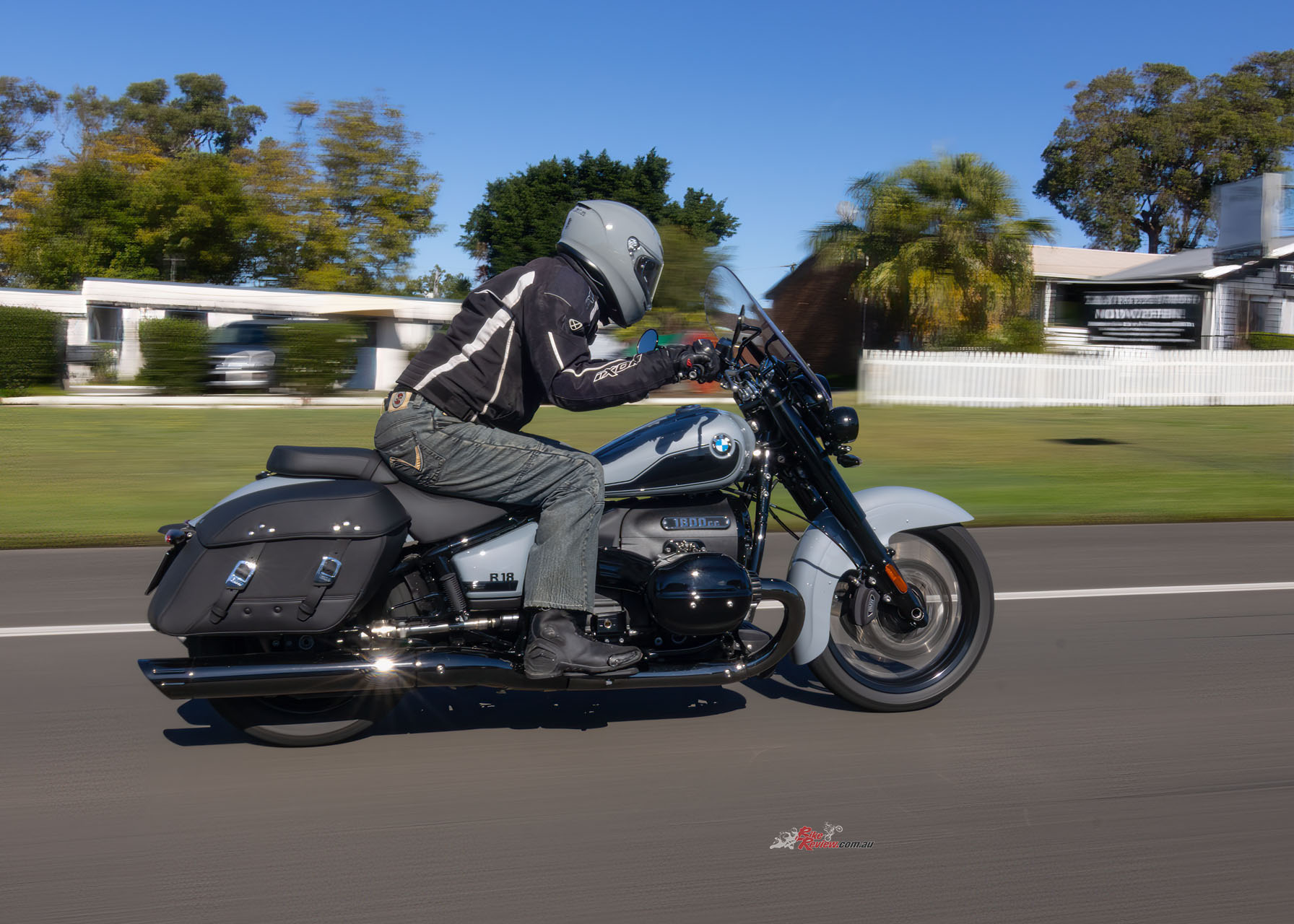 "t just digs in and drives out of corners, propelling me to the next corner sooner than a 345kg bike has any right too"...