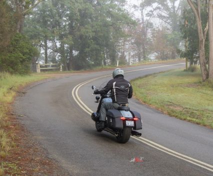 BikeReview-2025-BMW-R 18 Classic Review (16)