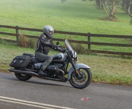 BikeReview-2025-BMW-R 18 Classic Review (17)