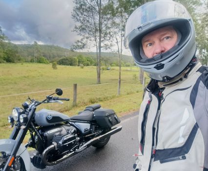 BikeReview-2025-BMW-R 18 Classic Review (28)