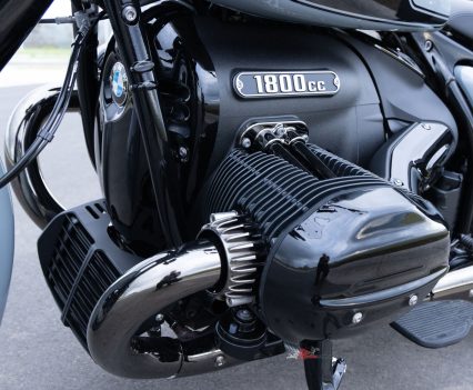 BikeReview-2025-BMW-R 18 Classic Review (7)
