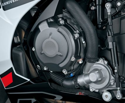 BikeReview-2026-Suzuki-GSX-R1000R 40th (53)