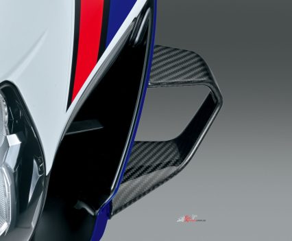 BikeReview-2026-Suzuki-GSX-R1000R 40th (56)