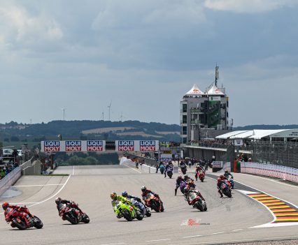 BikeReview-MotoGP-Round 11MotoGP Round 11 Start